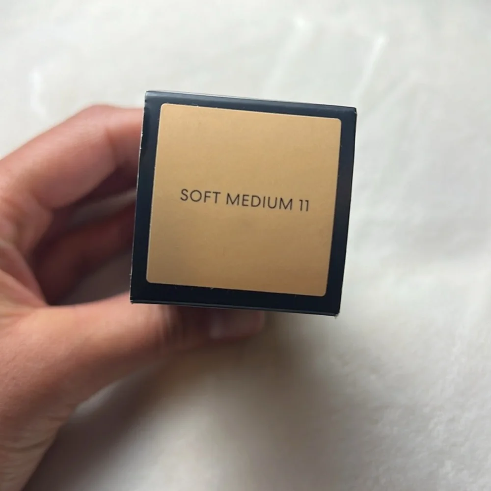ORIGINAL LIQUID MINERAL FOUNDATION BROAD SPECTRUM SPF 20